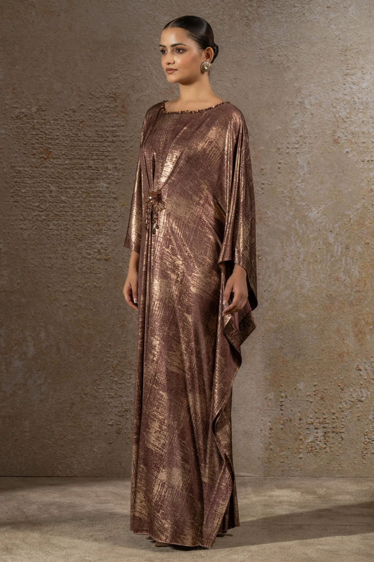Classic draped dress with brooch - Image 2