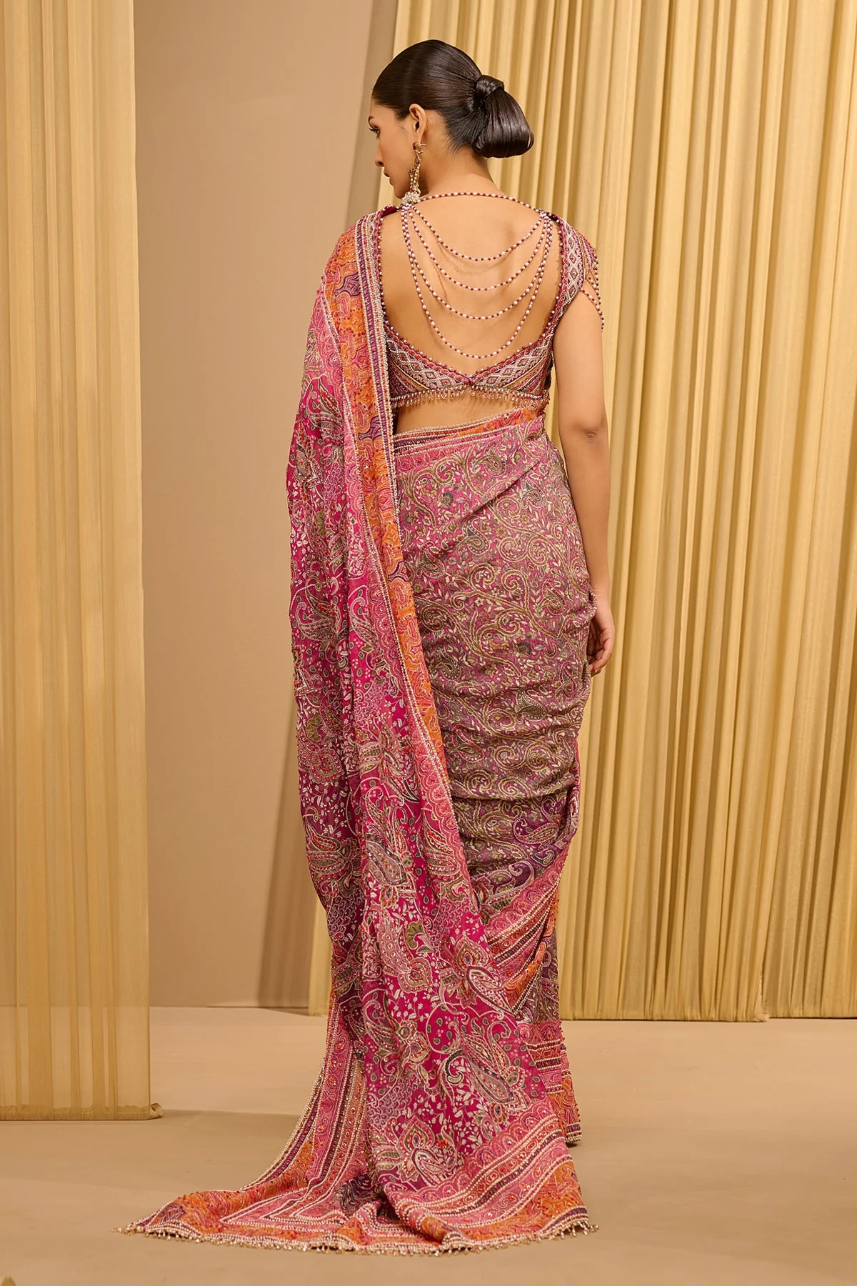 Classic Hand Embroidered Kashida Saree - Image 3