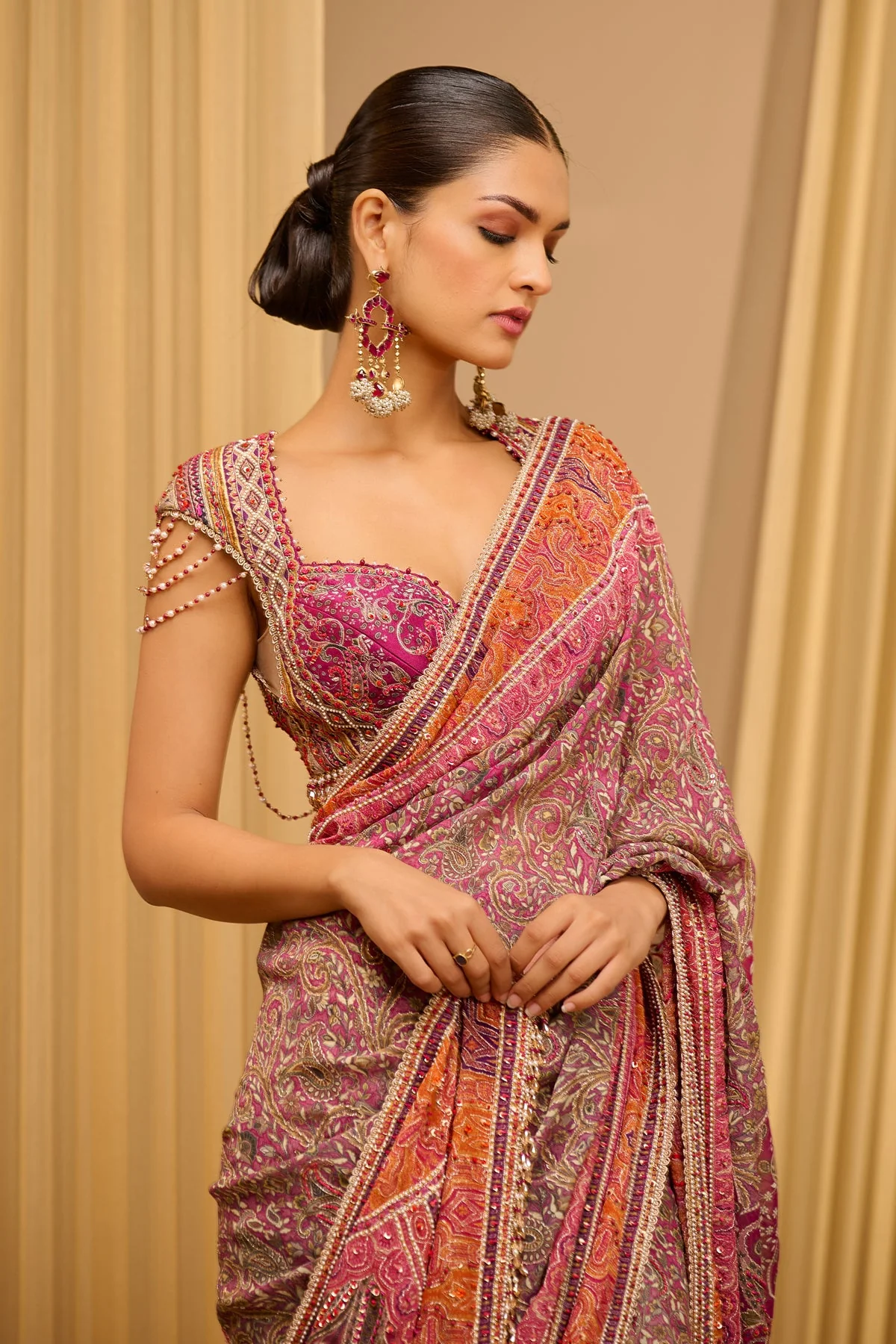 Classic Hand Embroidered Kashida Saree - Image 4