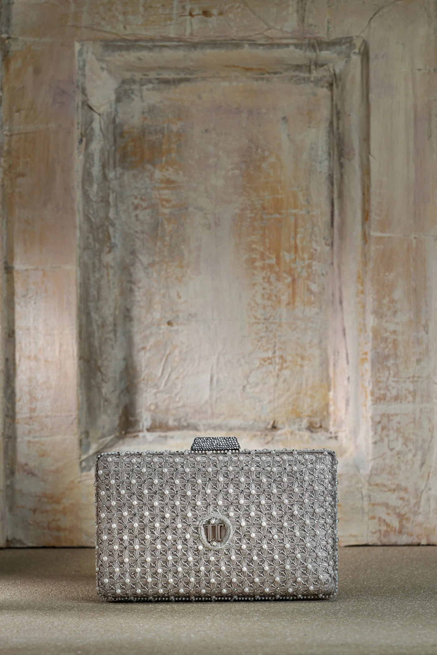 Clutch - Image 8