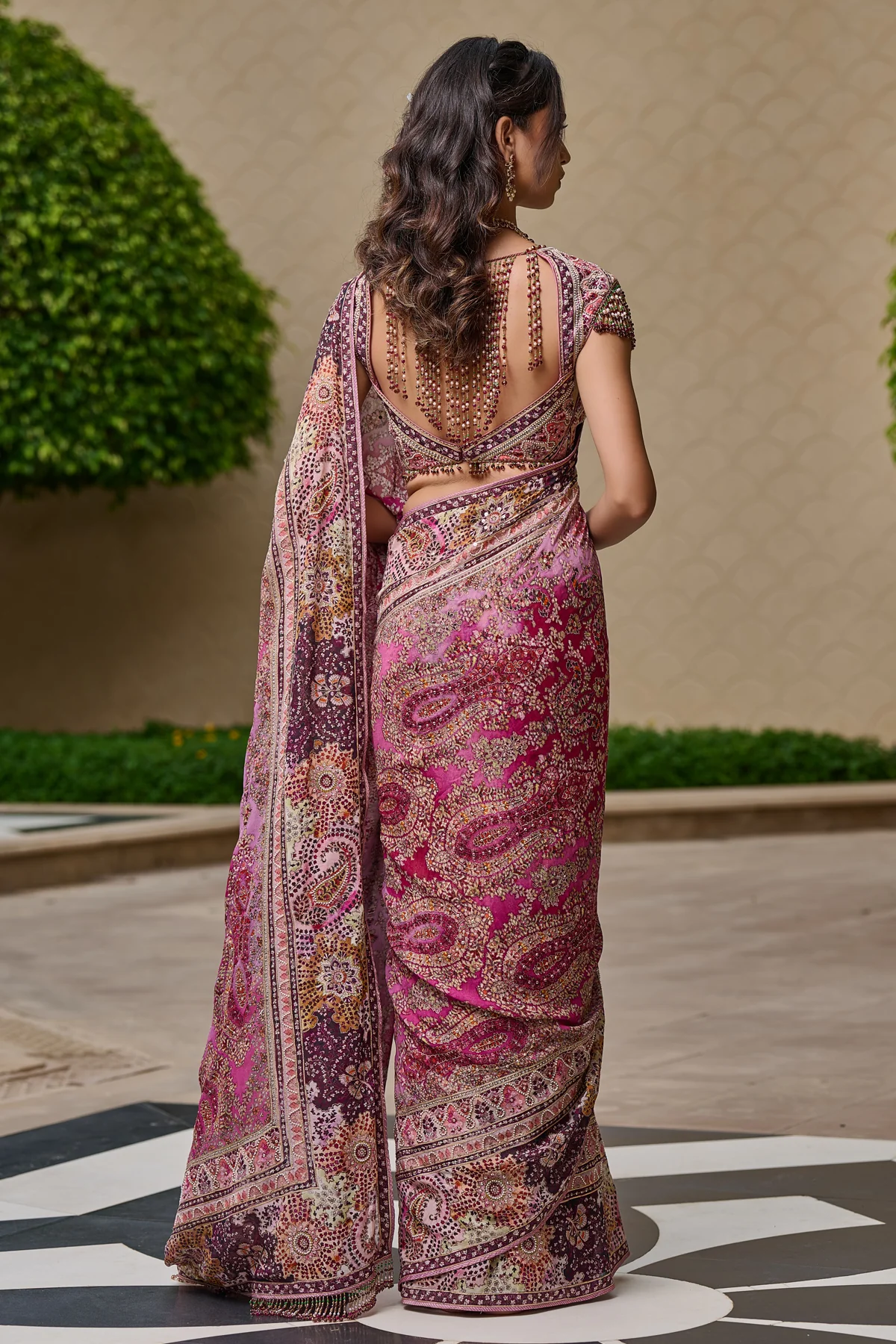 Kashida Embroidered Saree - Image 4