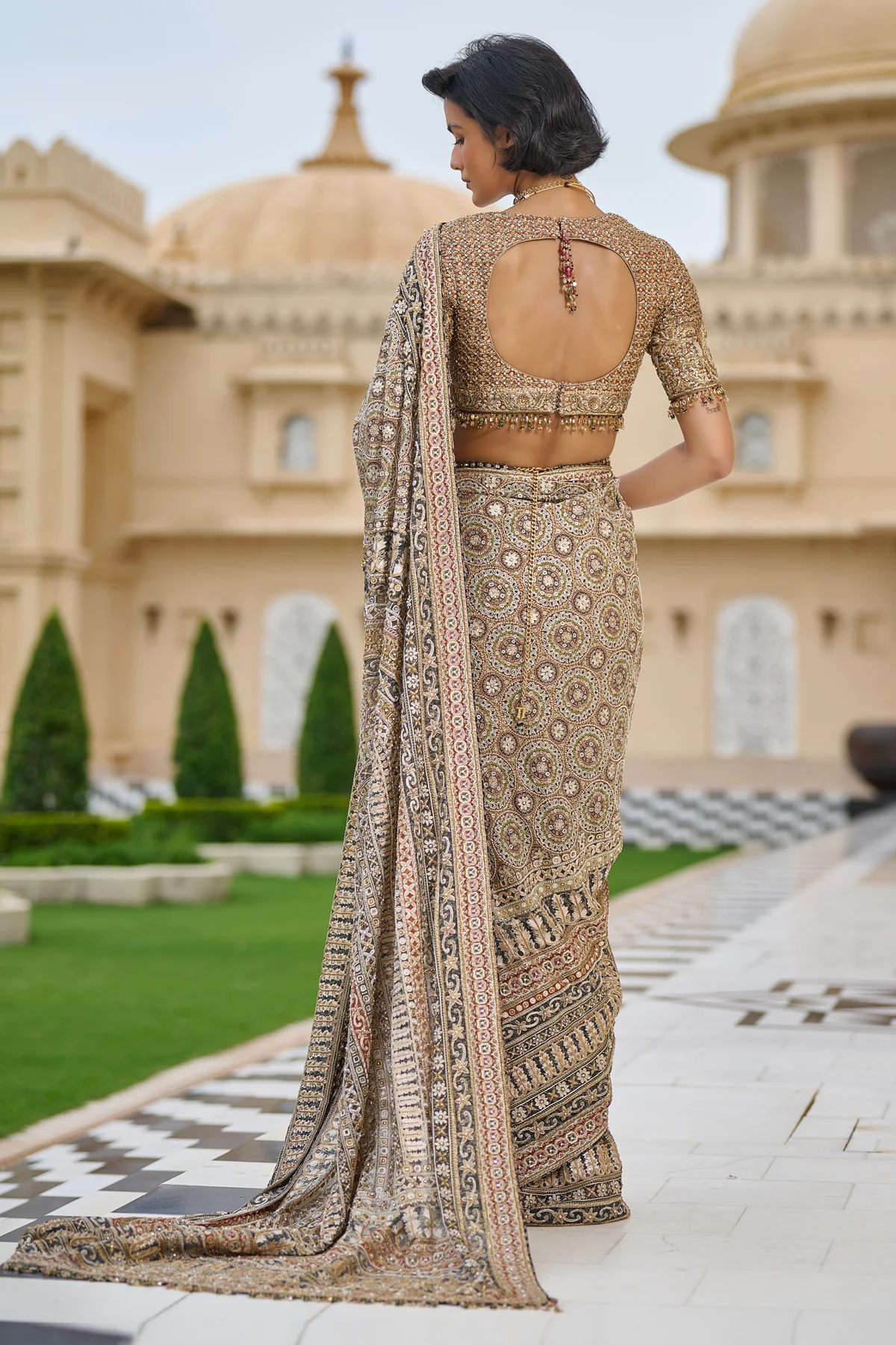 Kashida Embroidered Saree - Image 3