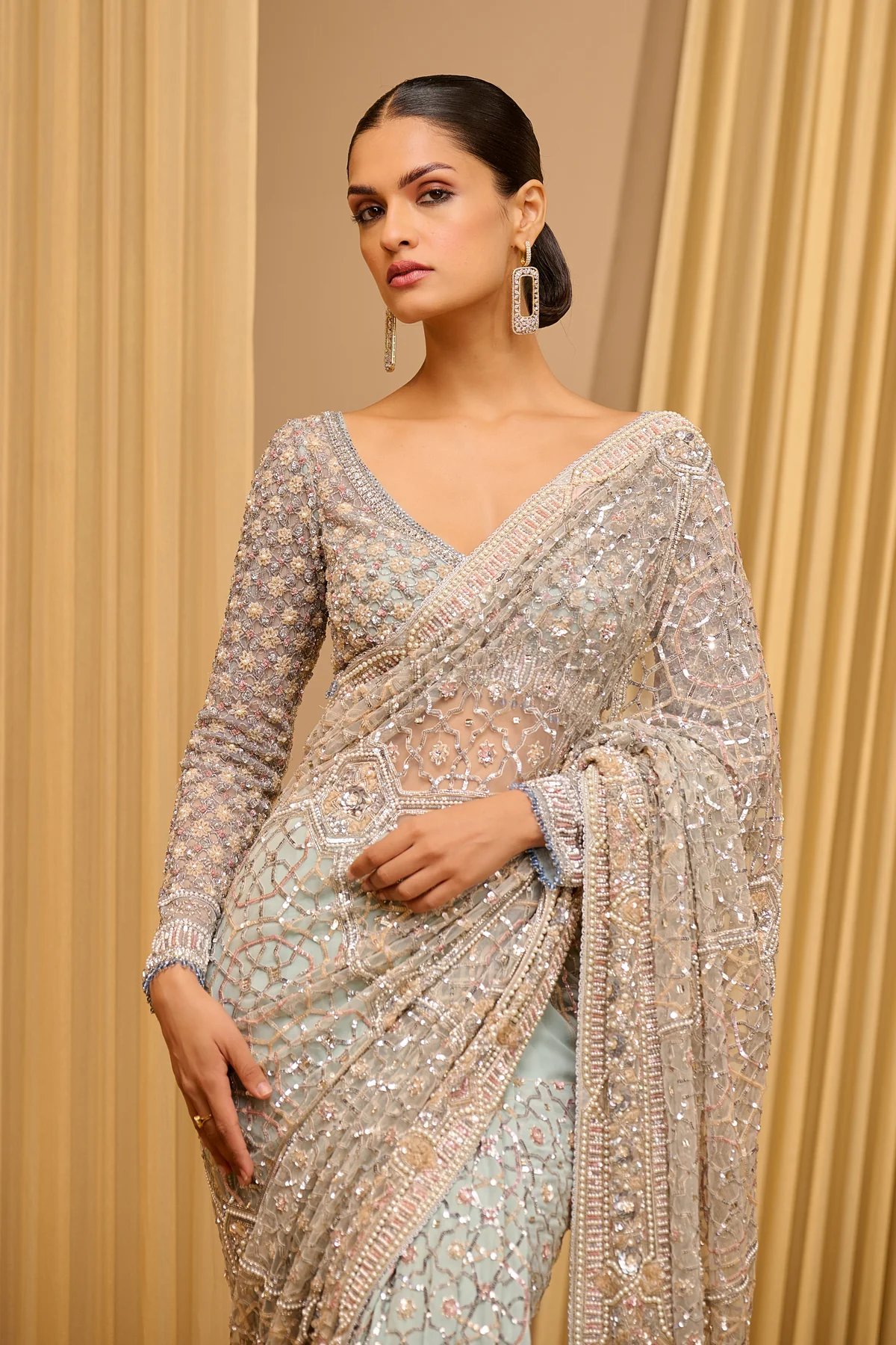 Mughal Jaal Classic Embroidered Saree - Image 3