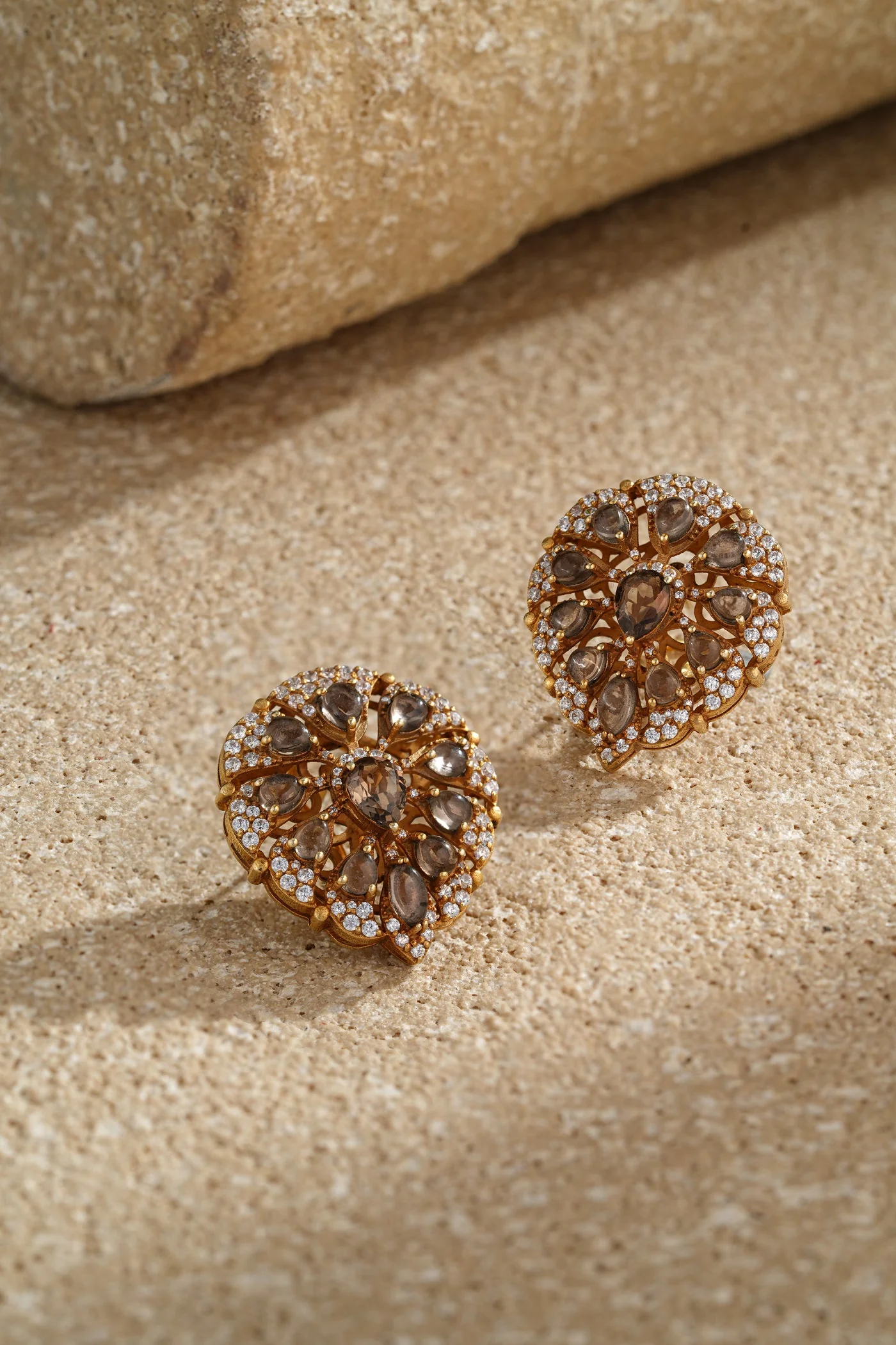 Stud earrings - Image 2